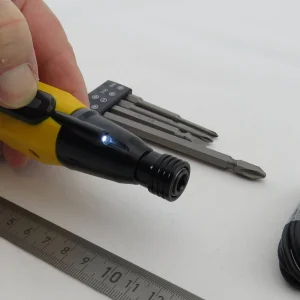 Elektrischer Schraubendreher 3,6V USB. Leistungsstarker 7