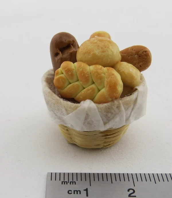 1 Korb Mit Brot Und Brötchen (Set). Korb Ca. 30mm Durchmesse 1
