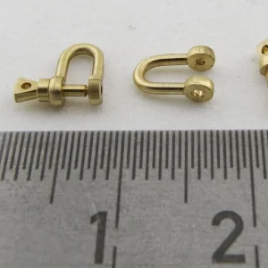 Schäkel Ca. 7x4mm, Bolzendurchmesser Ca. 1mm, Messing 7