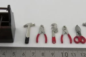 1x Werkzeugkiste 4,5cm Lang M.8 Metall- Werkzeugen (ca 15