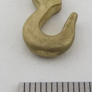 1 Messing-Feinguss-Haken. Mit Anschlag- Öse. Gesamthöhe 9