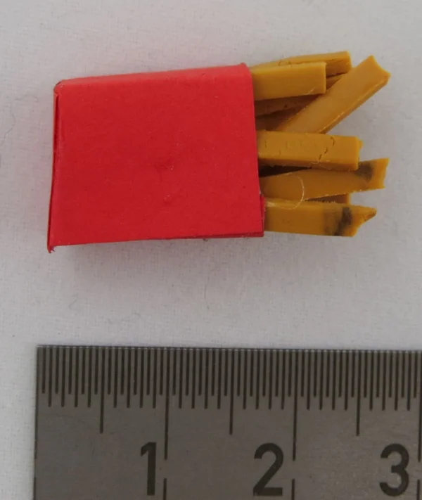 1 Tüte Pommes Frites. Ca. 13x22mm. -Nicht Zum Verzehr Geeign 1