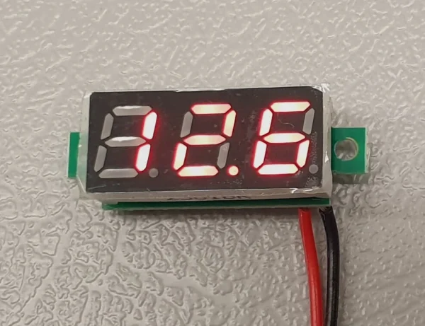 1 Spannungsanzeige Für Bereich 3,5-30V. 3-stellige Digitala 3