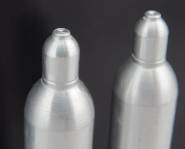 2 Gasflaschen 75x11mm, Alu, Gedreht. Vollmaterial 5